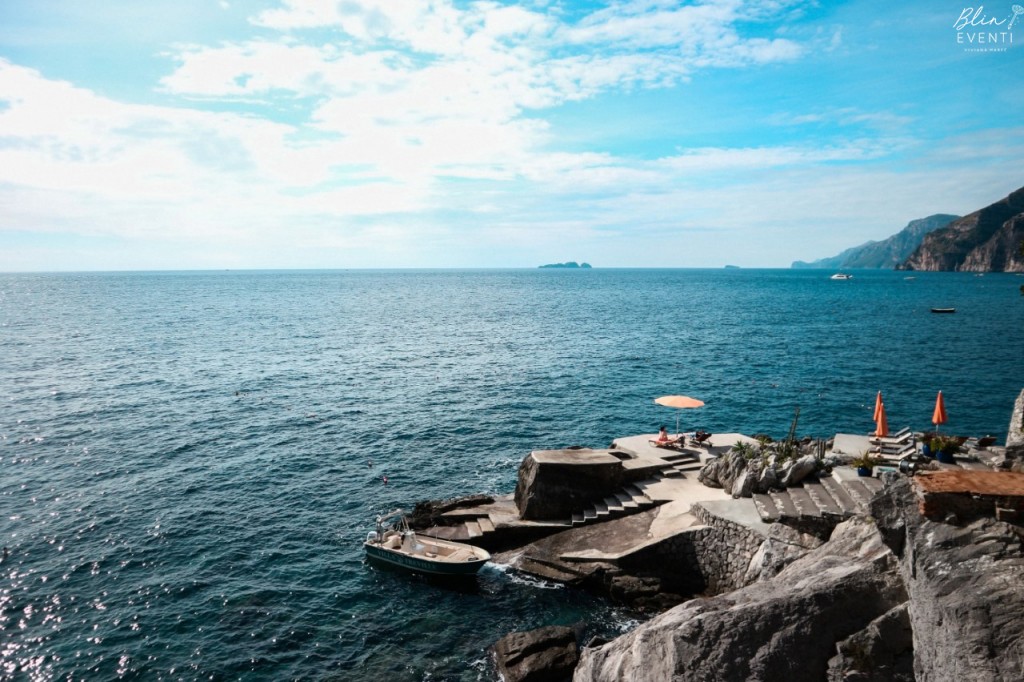 Villa Treville scogliera barca
