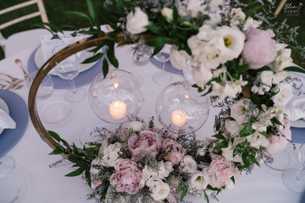 centrotavola cerchio matrimonio colore glicine