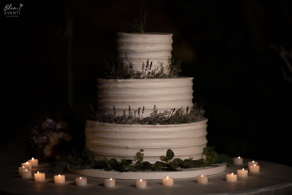 torta nuziale lavanda