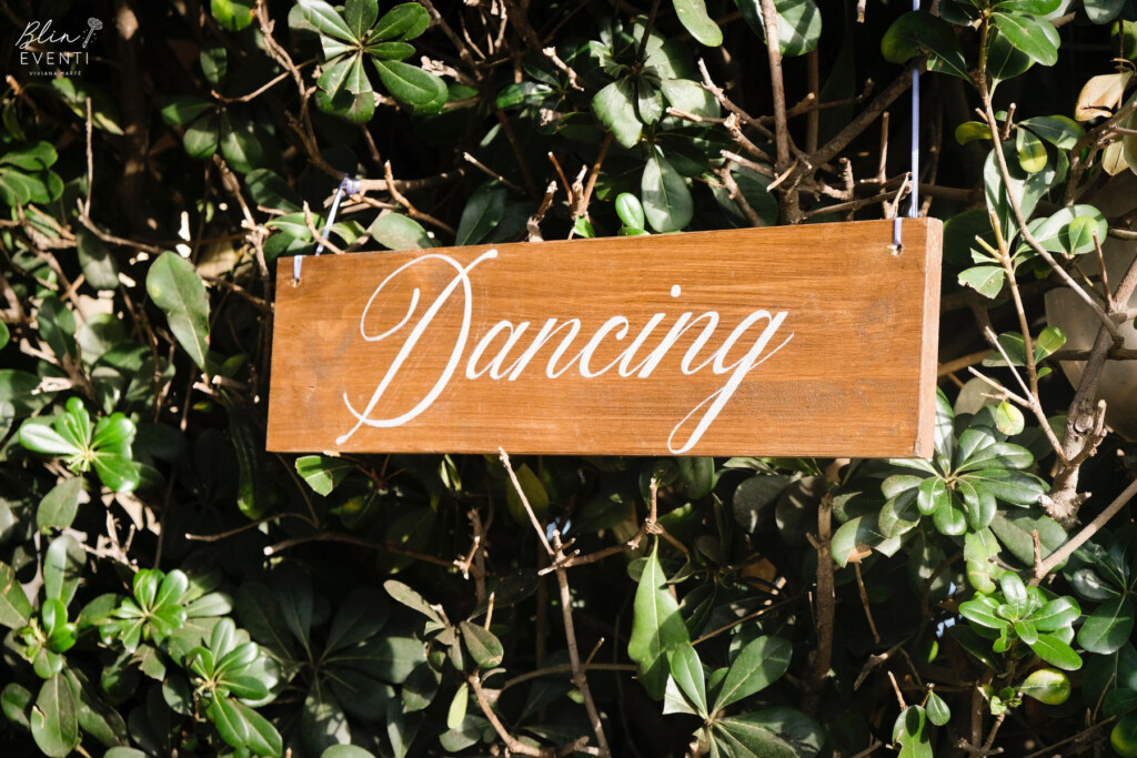 cartello legno dancing